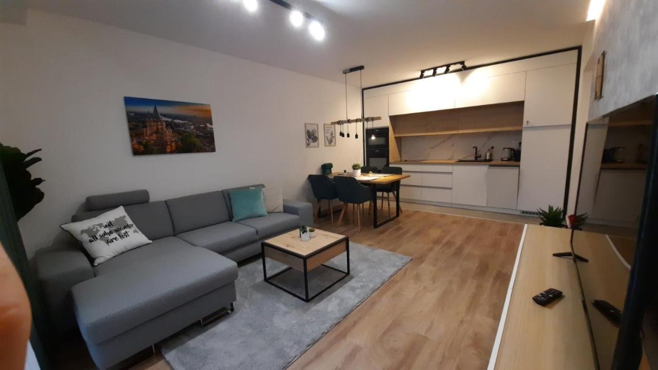 Bpr Space Grey Home With Balcony Budapeşte Dış mekan fotoğraf