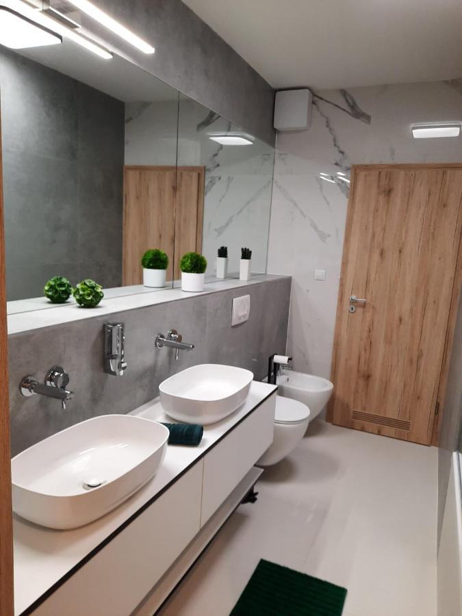 Bpr Space Grey Home With Balcony Budapeşte Dış mekan fotoğraf