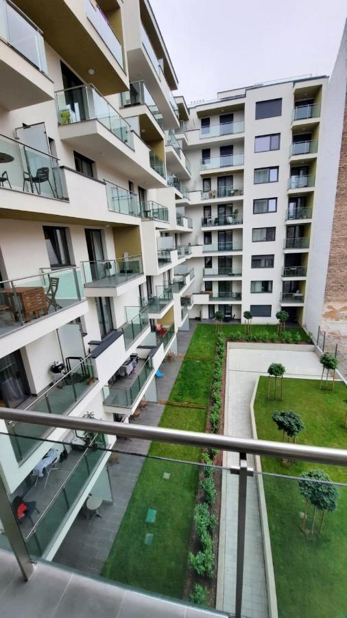 Bpr Space Grey Home With Balcony Budapeşte Dış mekan fotoğraf