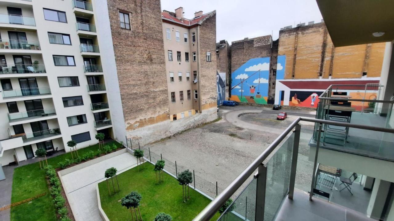 Bpr Space Grey Home With Balcony Budapeşte Dış mekan fotoğraf